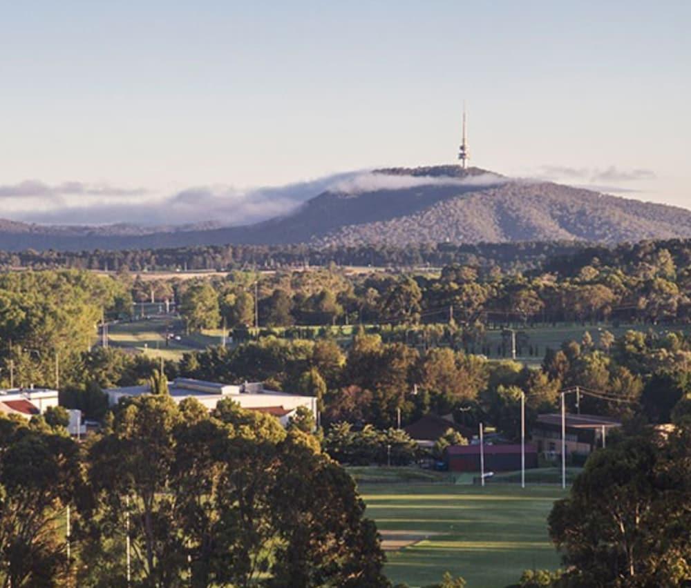 Aparthotel Abode Tuggeranong Camberra Exterior foto