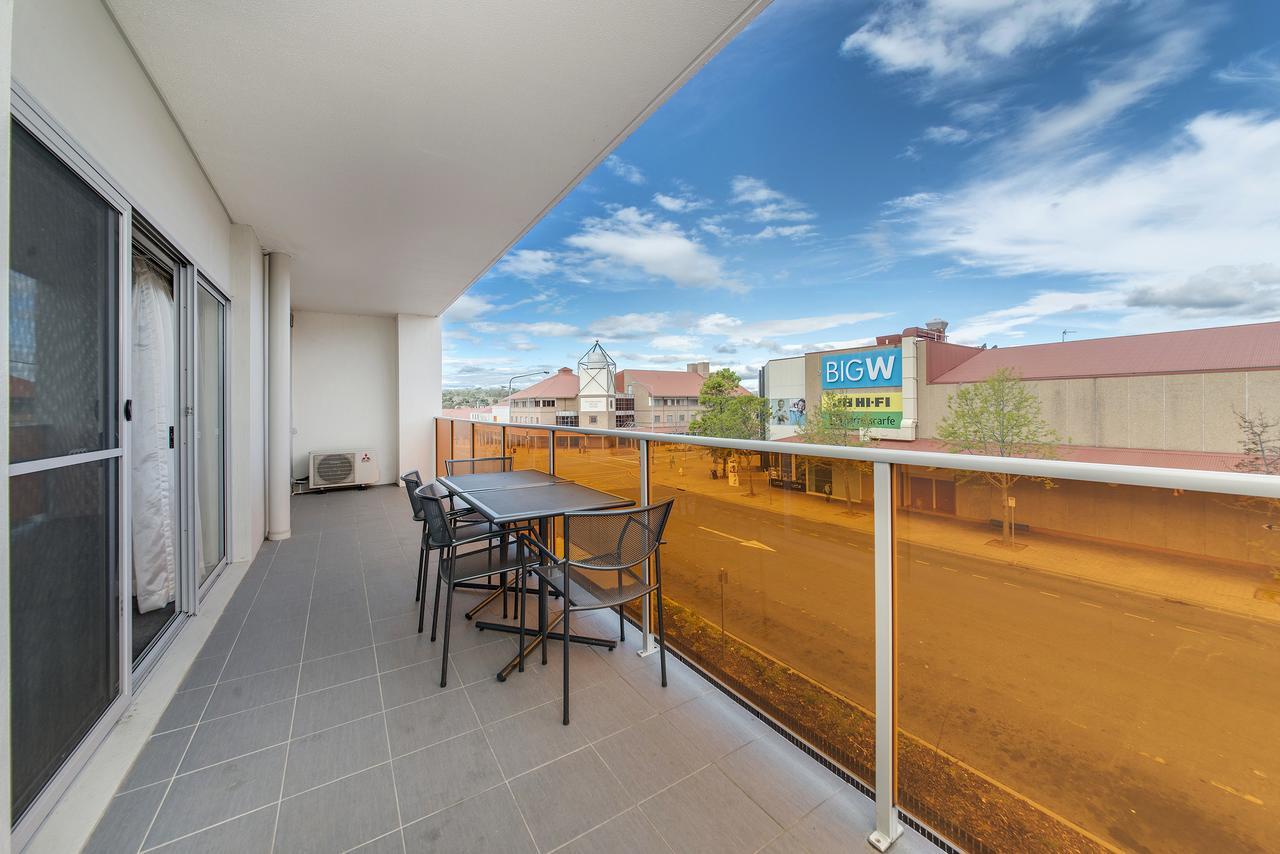 Aparthotel Abode Tuggeranong Camberra Exterior foto