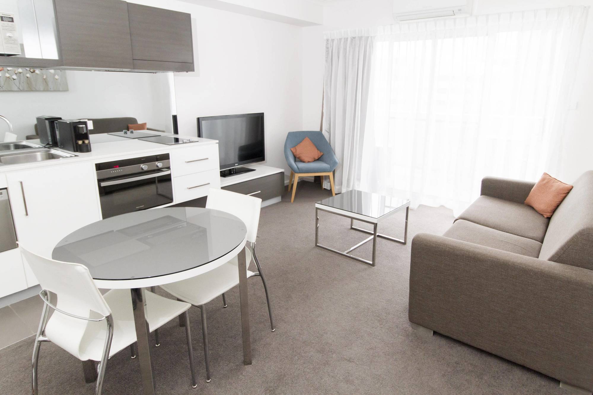 Aparthotel Abode Tuggeranong Camberra Exterior foto