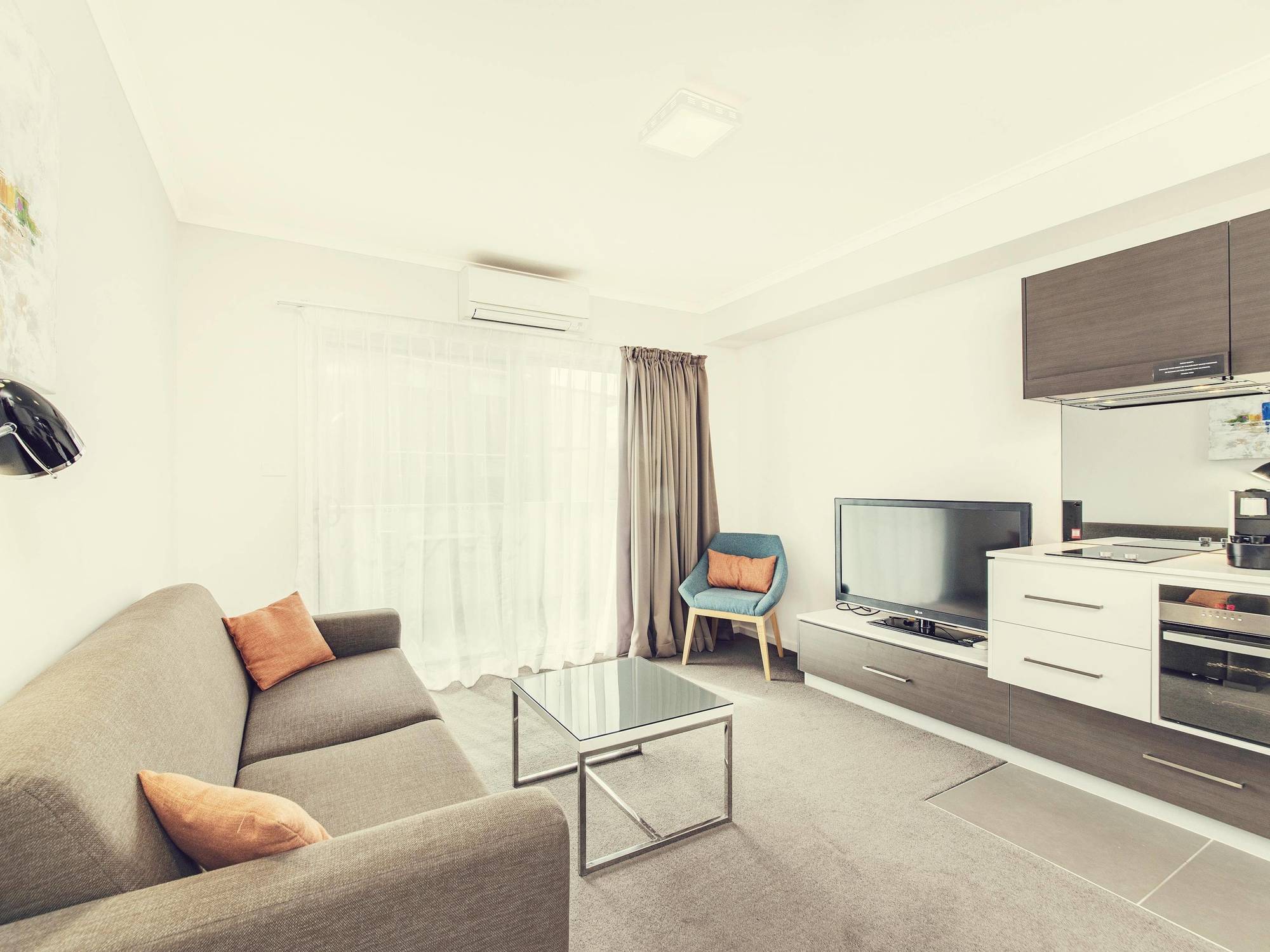 Aparthotel Abode Tuggeranong Camberra Exterior foto