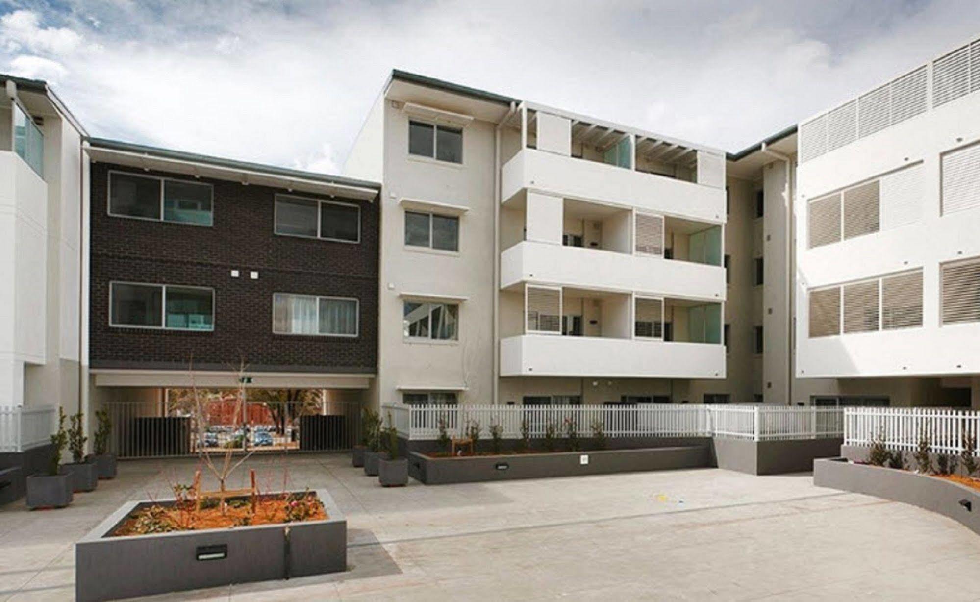 Aparthotel Abode Tuggeranong Camberra Exterior foto